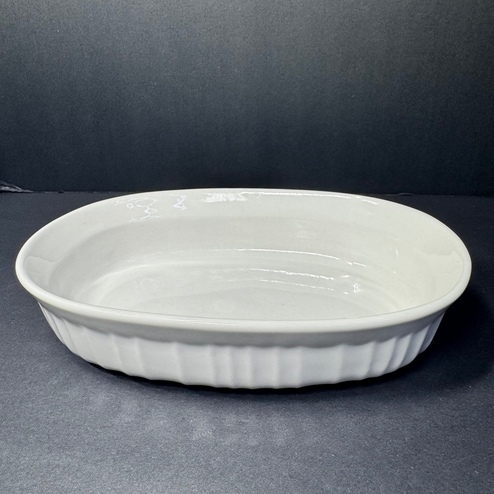 Vintage CorningWare French White Stoneware Oval Baking‎ Casserole Dish 15 oz EUC